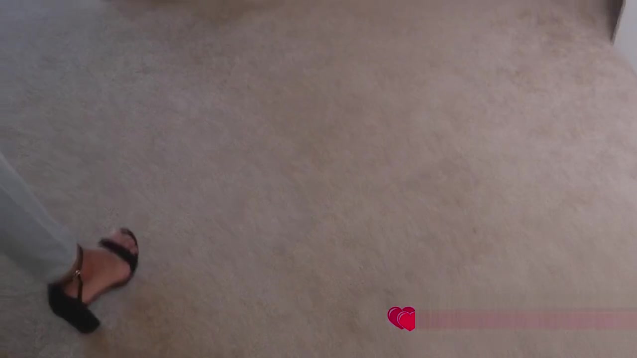 Brunette teen 18+ stepsister is a master cock wrangler who feeds on cum