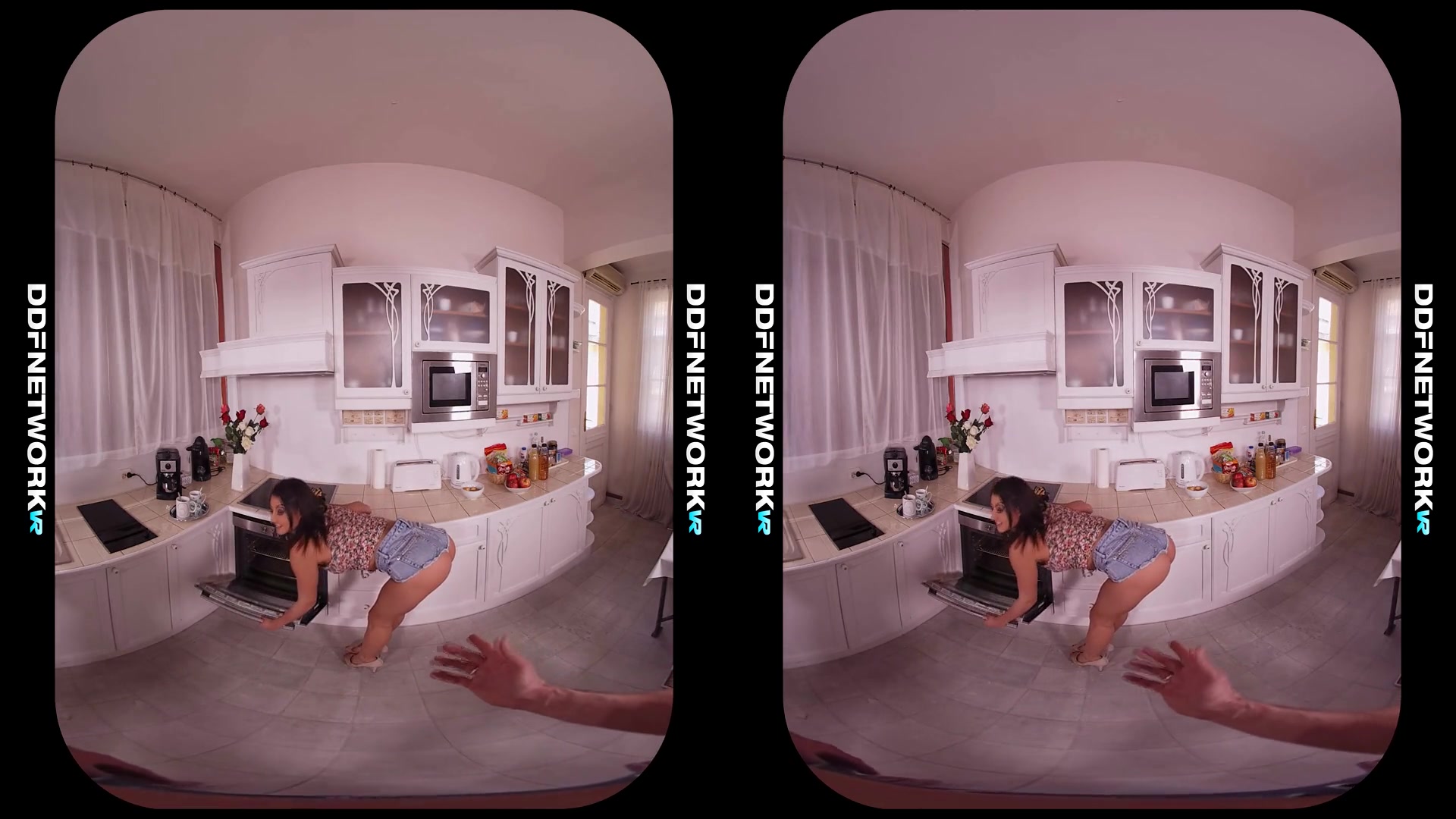 Suzy Rainbow in Cupcakes with Suzy - DDFNetworkVR