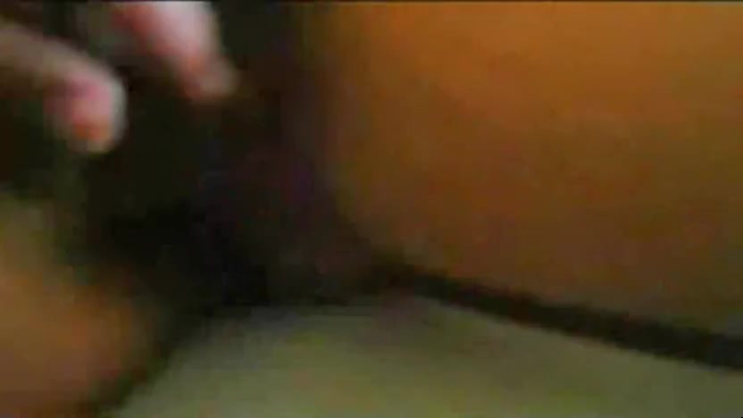 Amateur dark-skinned wench groaning like a wild