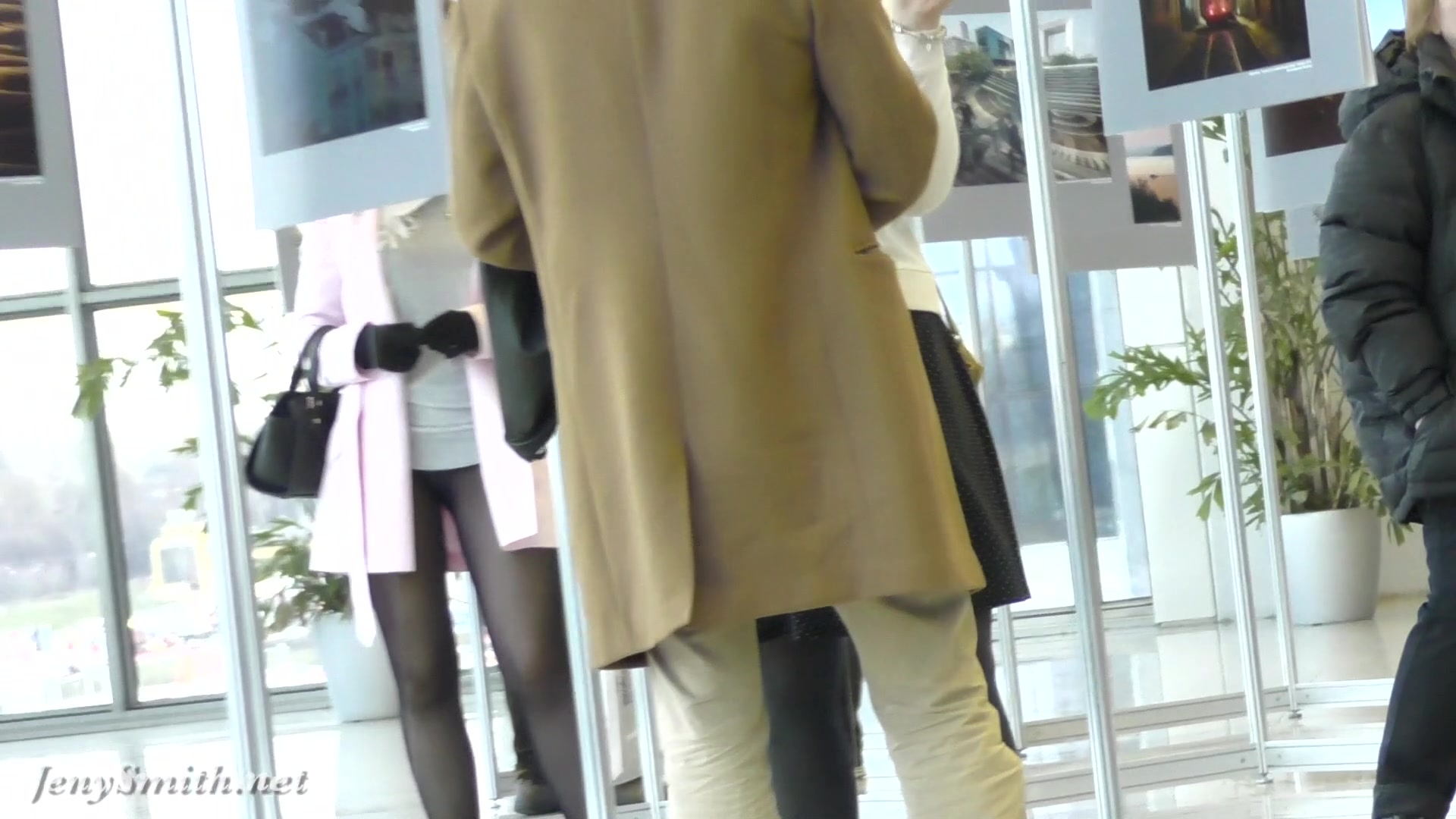 Jeny Smith transparent leggings flashing