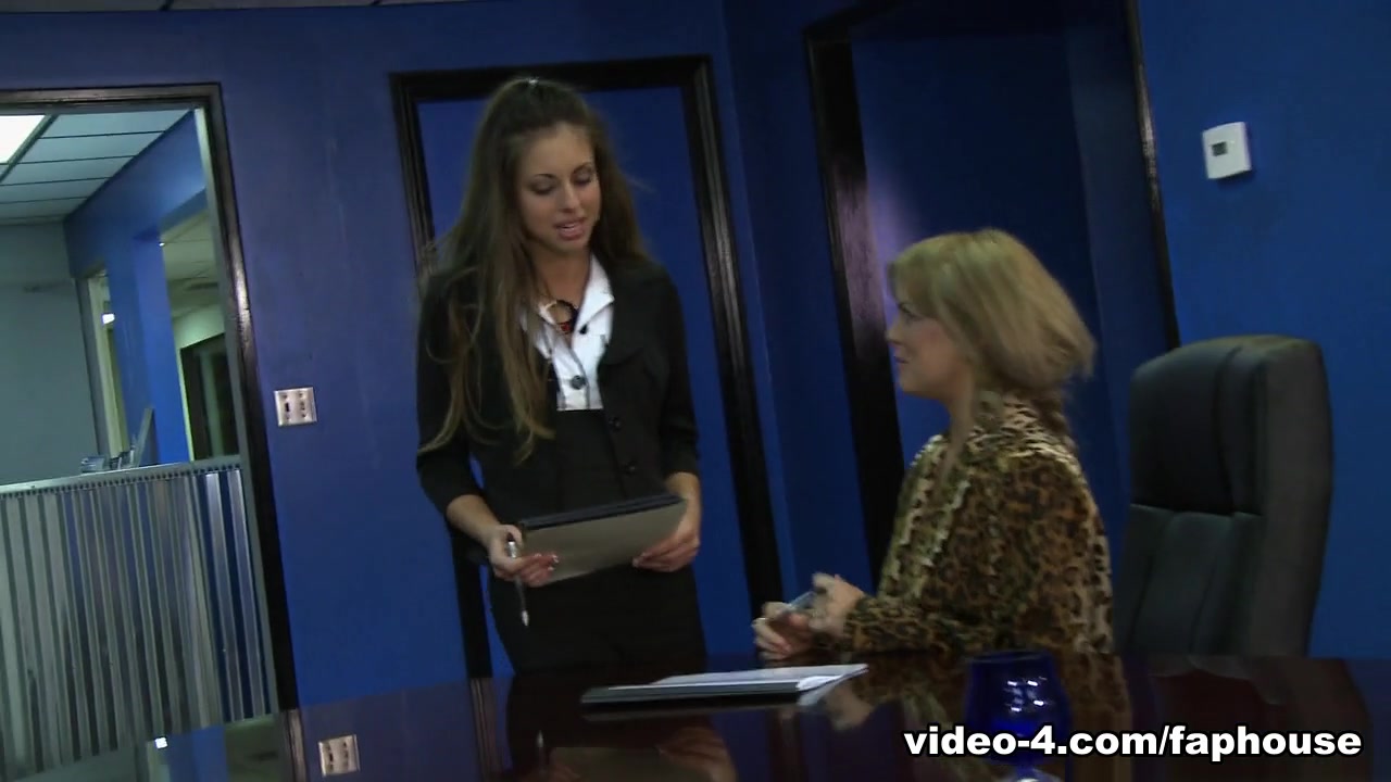 Female Coworkers Plan Some Weekend Relief - FapHouse