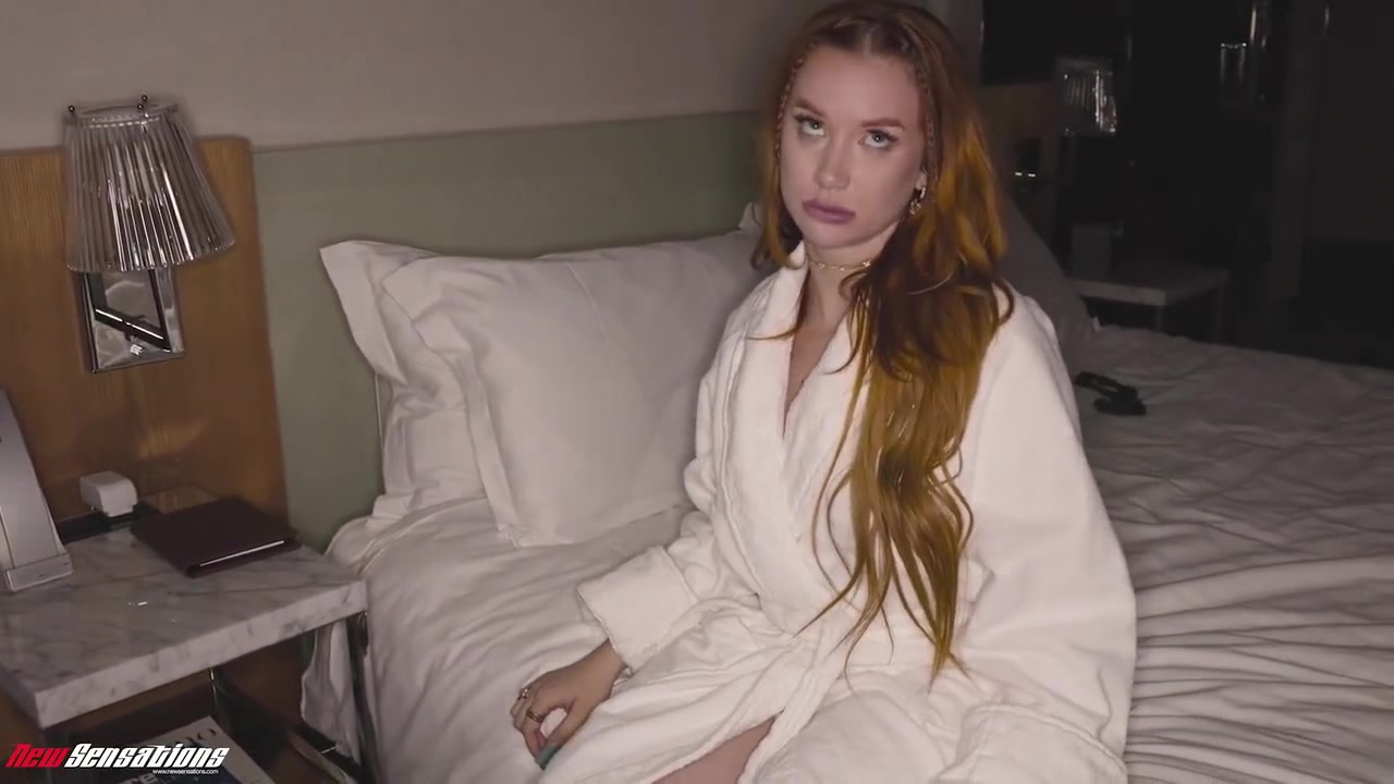 Lindsay Keeps Her Gue - Lindsay Lee, Lee Madison And Madison Spears