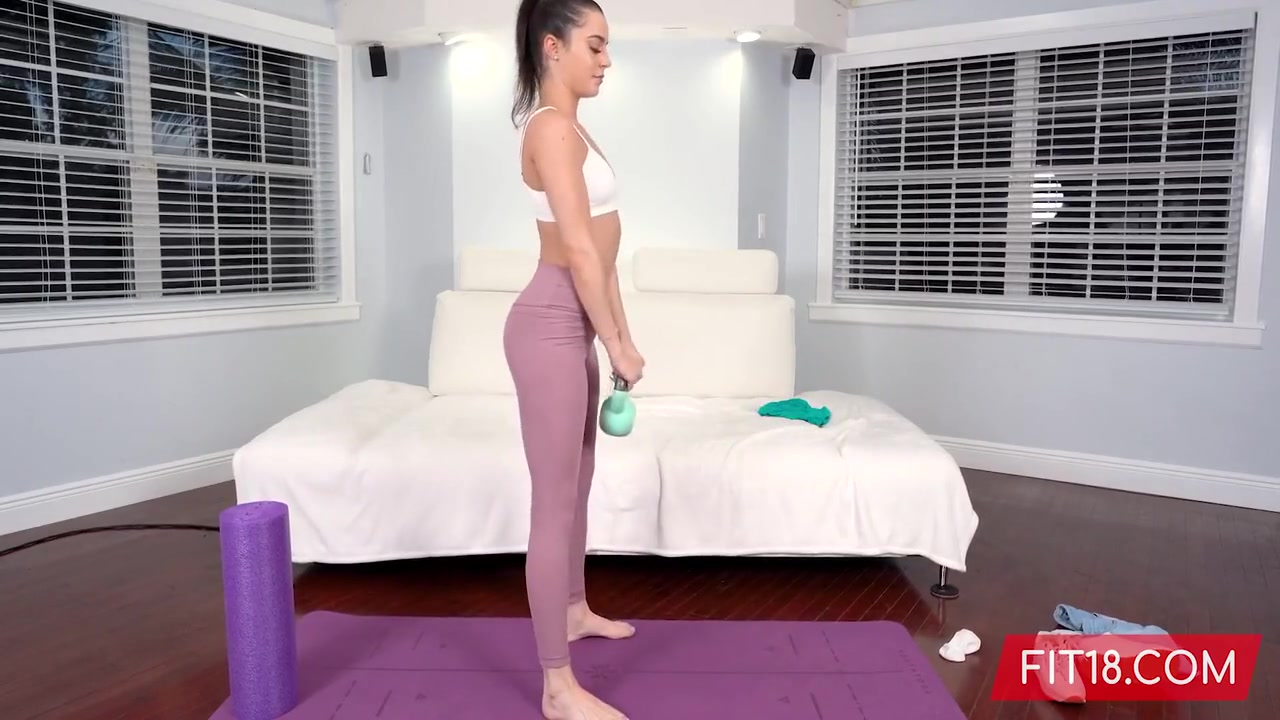 Casting Skinny Teen 18+ In Ponytail In Yoga Pants - Kylie Quinn