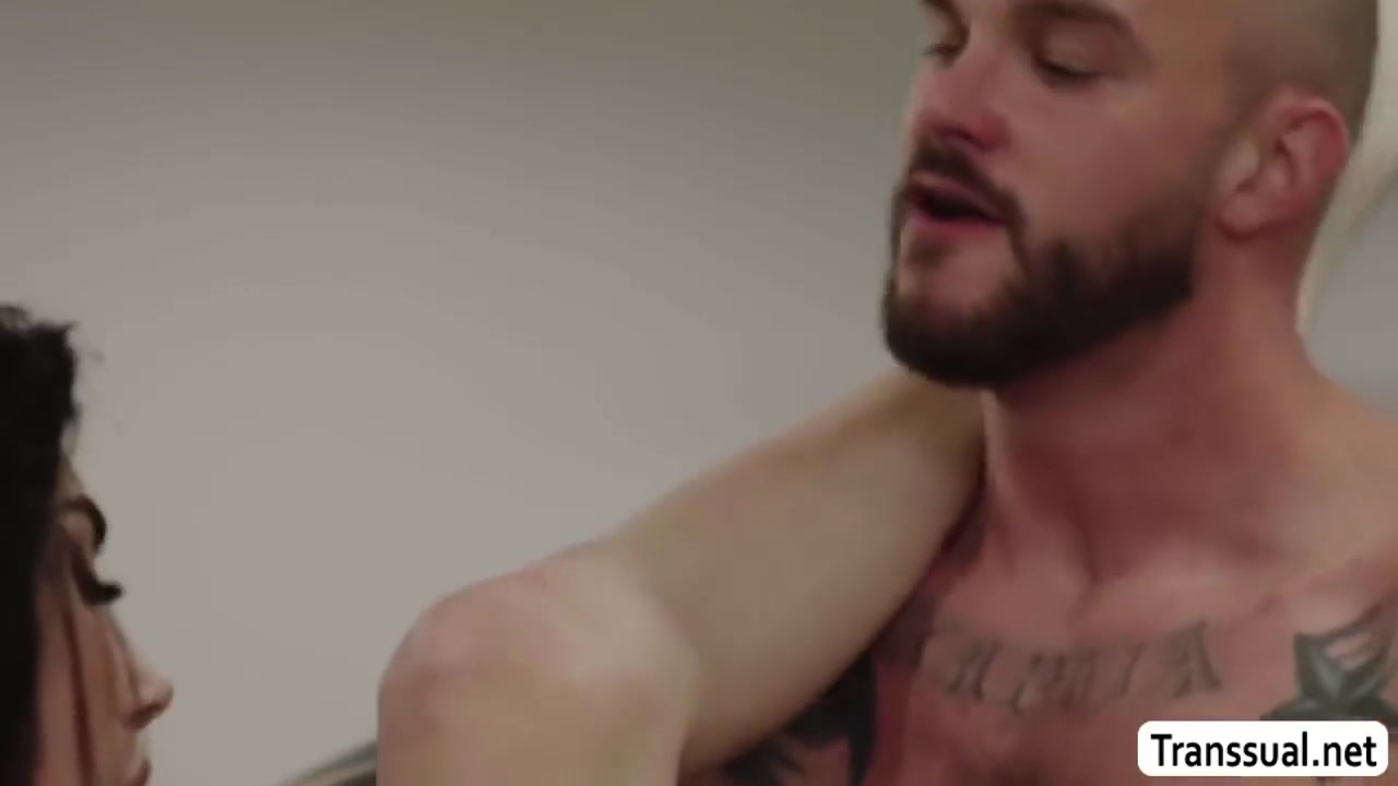 Bald Dude Barebacks Shemale Gym Buddy