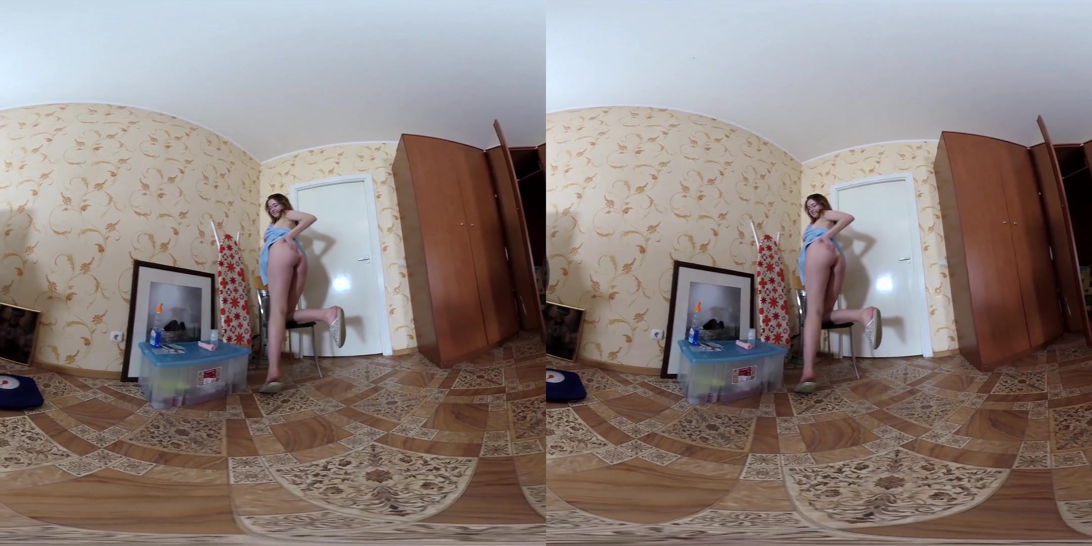 Lida in Lida Plays with Toy after Shower - VRmodels