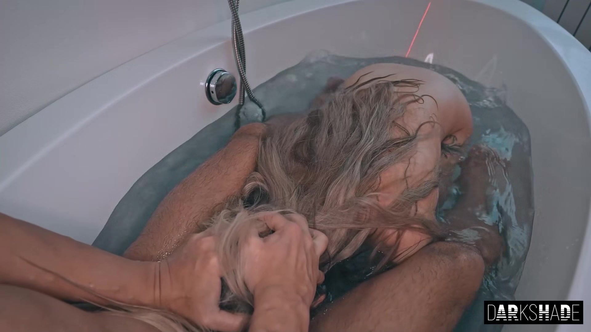 Blowjob Fun In The Tub