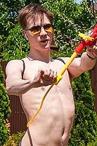 Watch Mister Ken videos