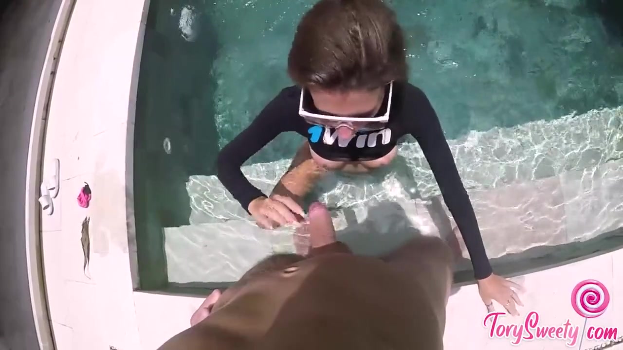 Hot Girlfriend Passionate Fucking At The Resort And Washes