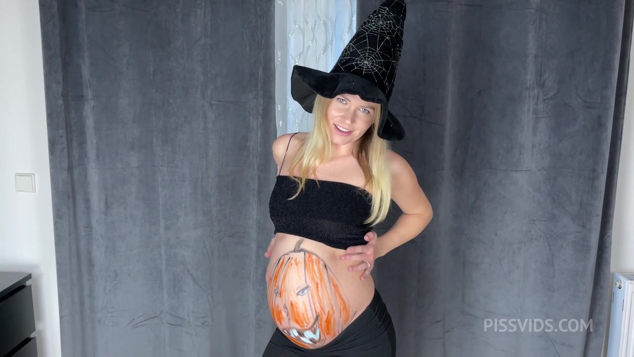 WET HALLOWEEN-PISS FOUNTAIN-ass-double cumshots - PissVids