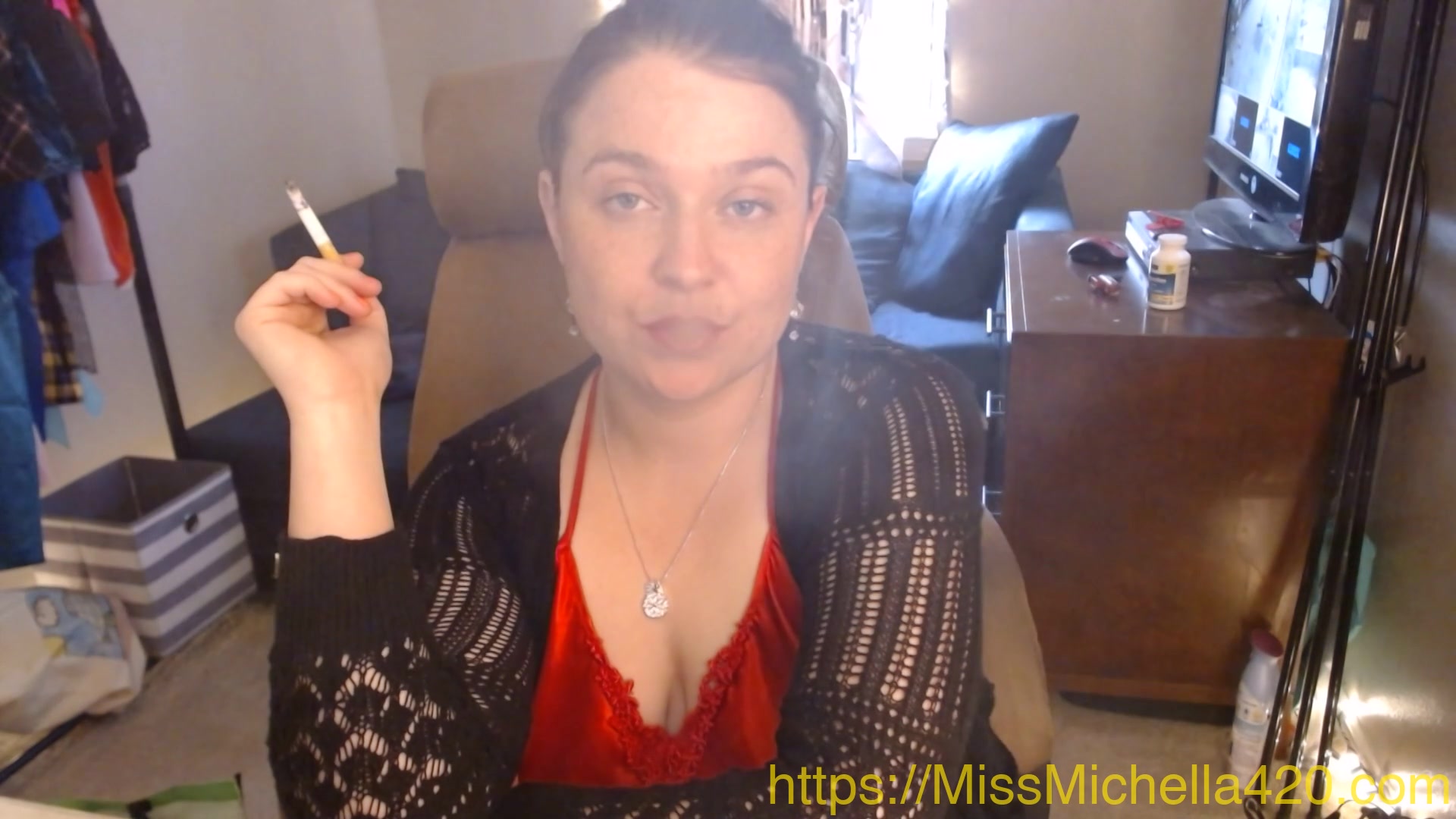 I Could A Better Orgasm From This Battery Than I Could Ever Get From You Little Shrimp Boy - Missmichella420