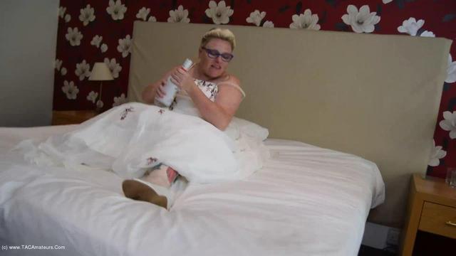 Bride Mollie Gets Fucked Pt1