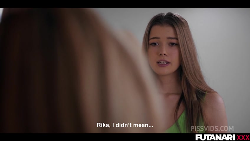 Real life FUTANARI - Hot girl doesn't know that her friend futa girl and now she gonna enjoy her hard-huge secret between legs - PissVids