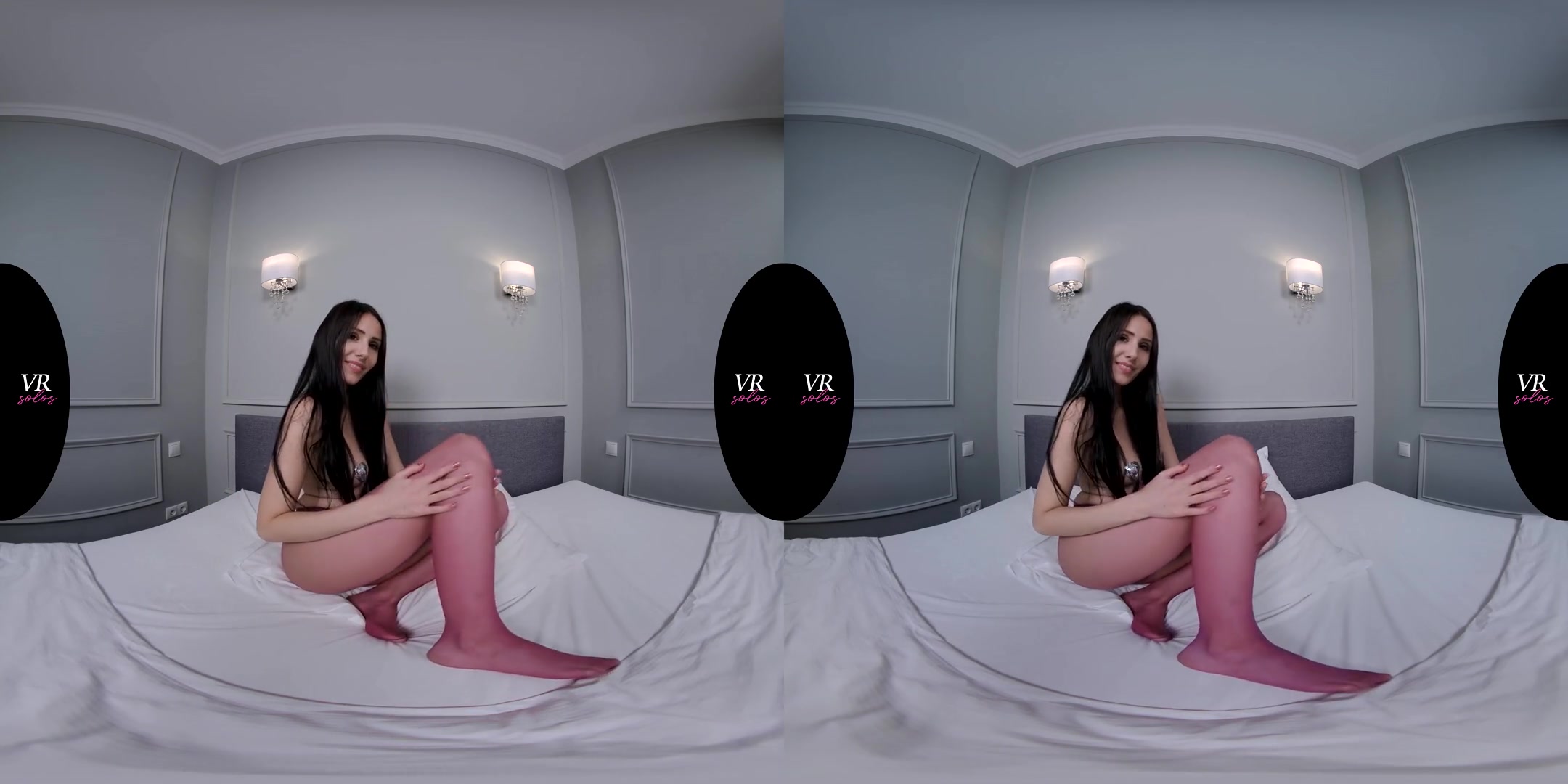 Vanessa's First VR Experience - SexLikeReal