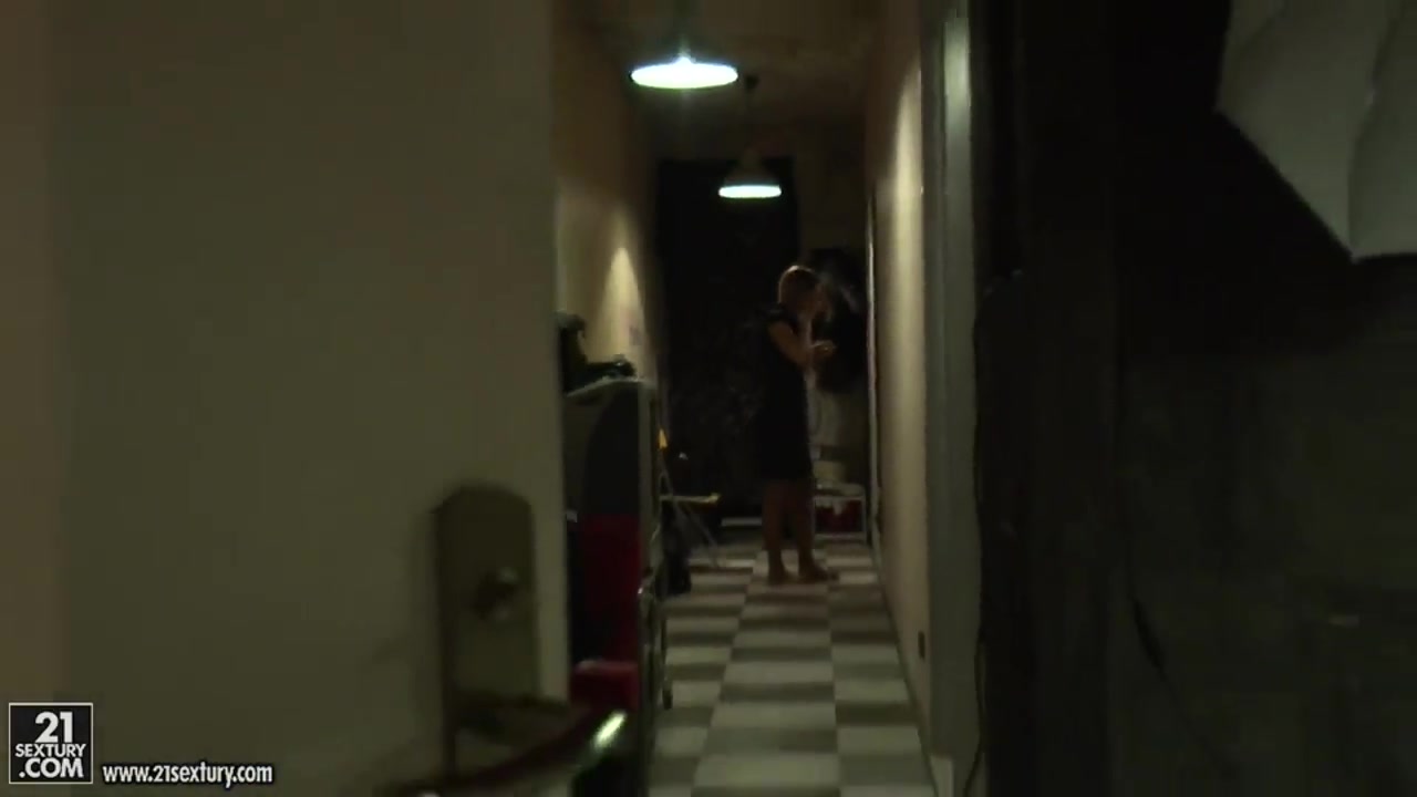 teen 18+ girl becomes ready to be taped in porn