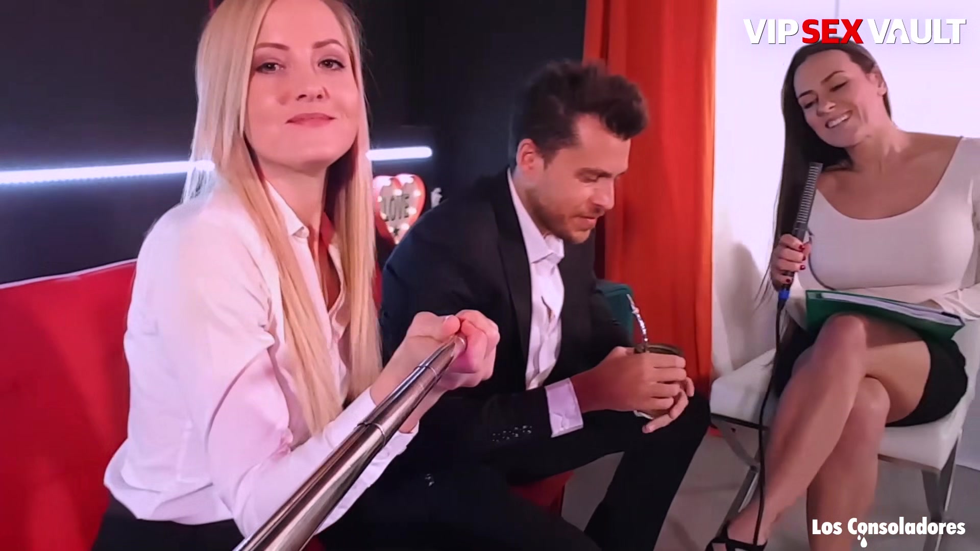 VipSexVault - Mea Melone Sicilia - Horny Czech Beauty Gets Laid With Married Couple