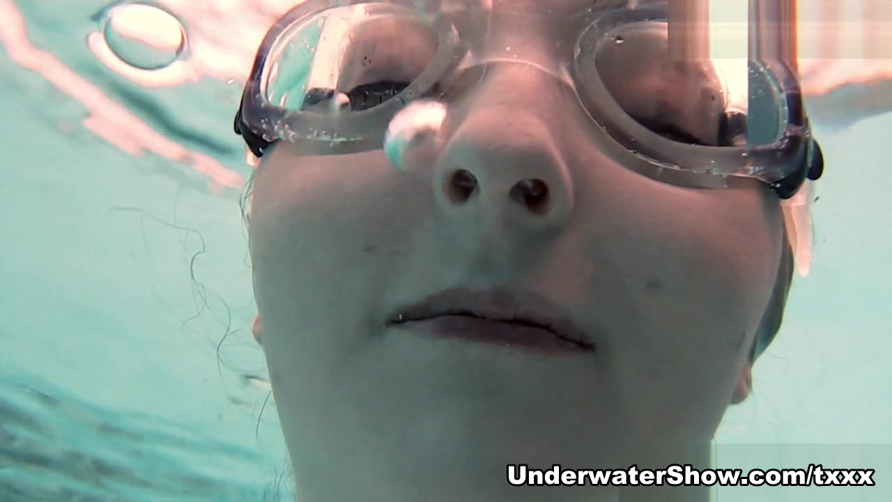 Amfibia Emie Video - UnderwaterShow