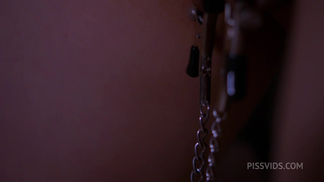 Lewd paramour piss his milf's and ass to mouth fuck her, and she gets cumshot. - PissVids