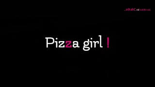 Charlie se branle sur une pizza au bord de la mer