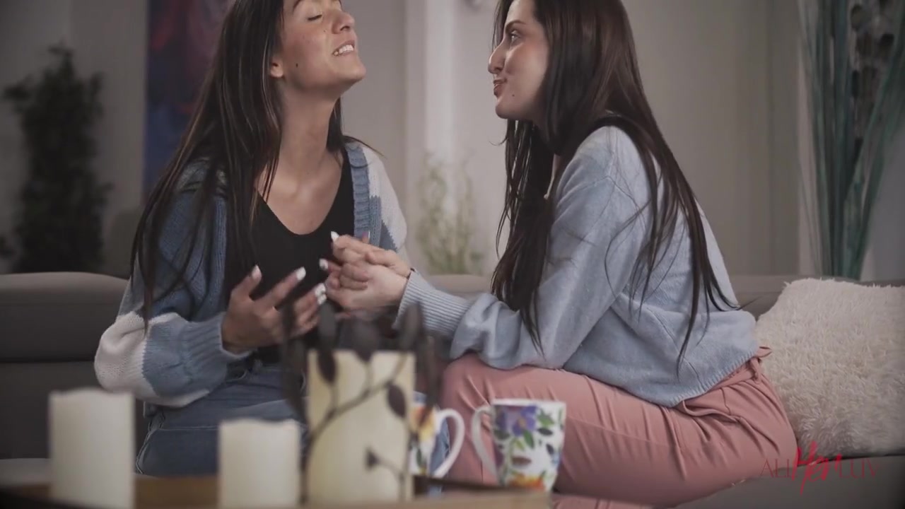 Aubry Babcock And Aubree Valentine In Looking For Conversations