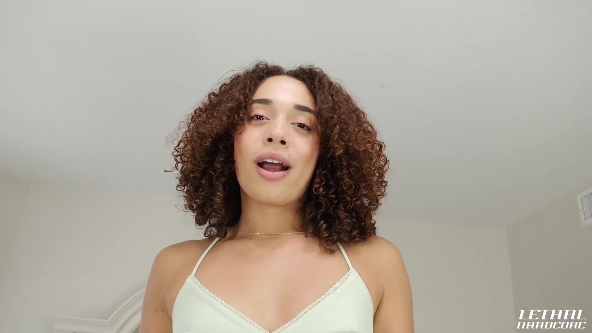 Willow Twerks Her Thicc Rump On Cock