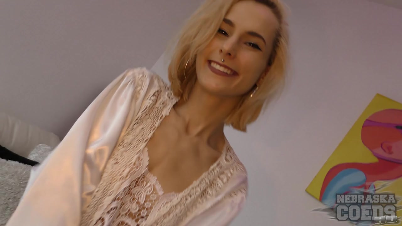 Fresh Face Blonde Poppy Jilling Off On The Couch To Creamy Rfo Orgasm