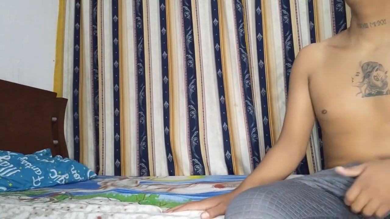Abby Rogers, Leo Fox And Curly Hair In Mi Hermanastra Esta Necesitada De Verga, El Sabe Que La Observo Mientras Se Bana Y Me Pone Tan Cachondo Que Luego Me La Follo 16 Min