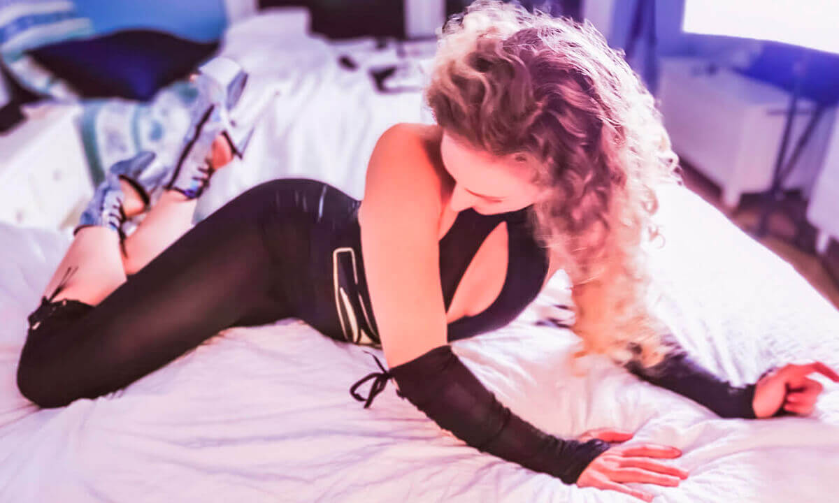 Dirty Fantasies and Women Discussion with The Divinatrix; Sexual Coaching with Beautiful Domme