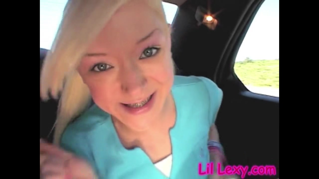 Lil Lexy Fingering her pussy at Car