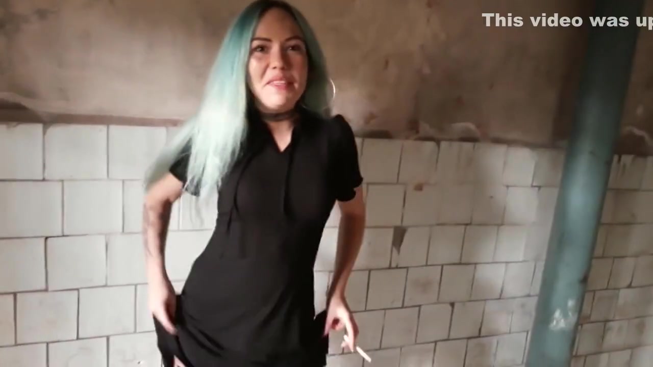 ⭐fucking A Girl In An Abandoned Building