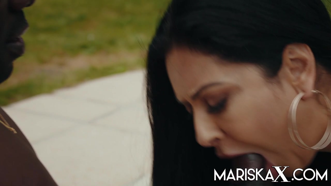 Outdoor Bbc Creampie For Mariska - MariskaX