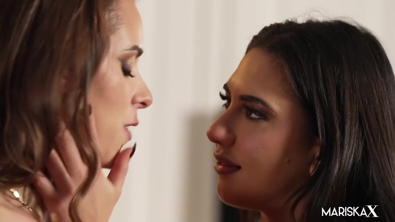 Mariska X, Anita Rover And Lena Coxx In Two Pussies Are Better Than One
