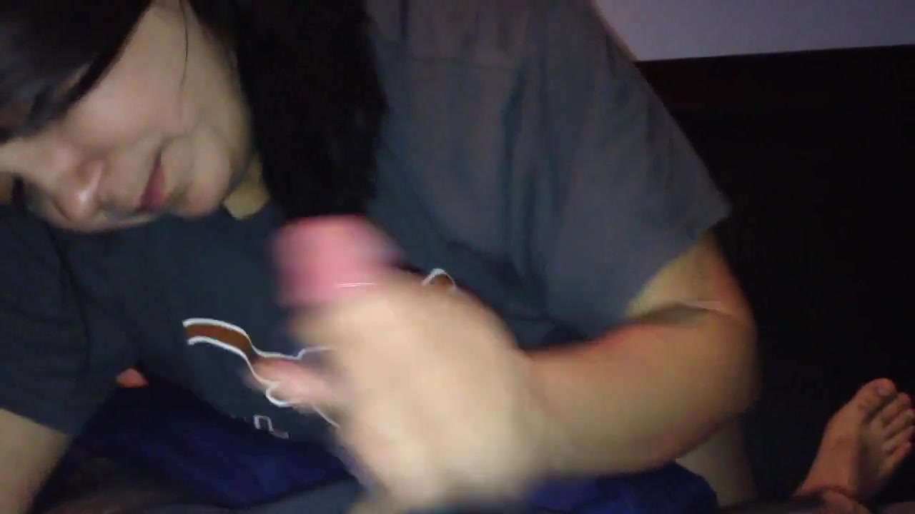 Close her eyes with sperm