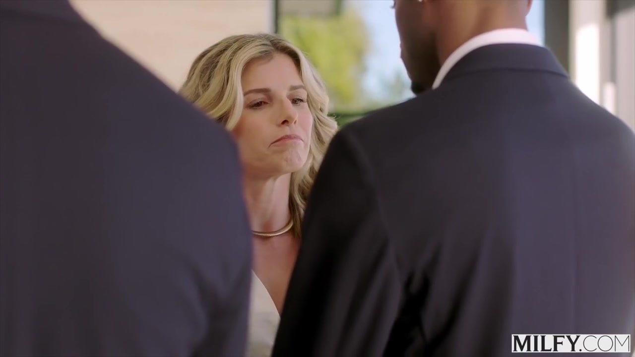 Hot Blonde Dped In Gangbang