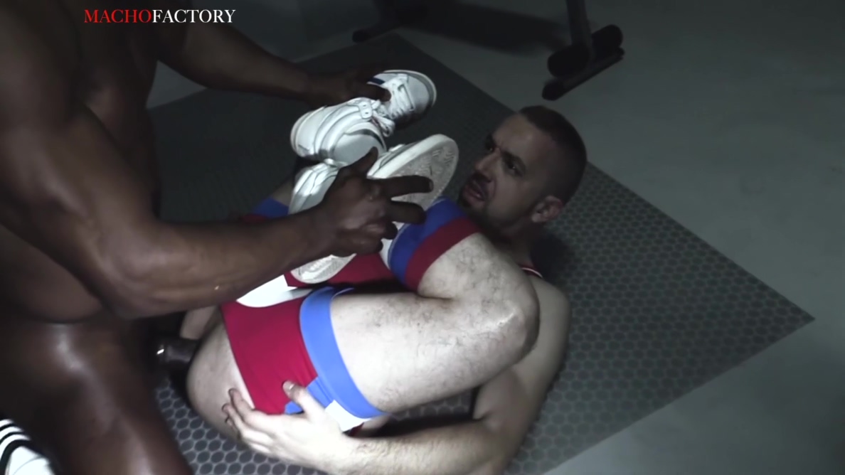 Skinny Supermodel Throat Fucking At The Gym