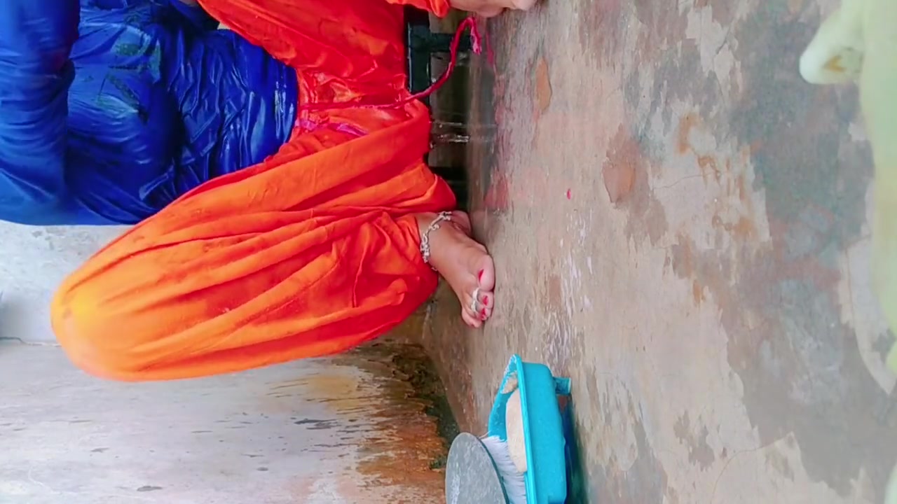 Hot Indian School Girl Naked Bath. Alone Girl Feel Horny She Fingring And Pesing