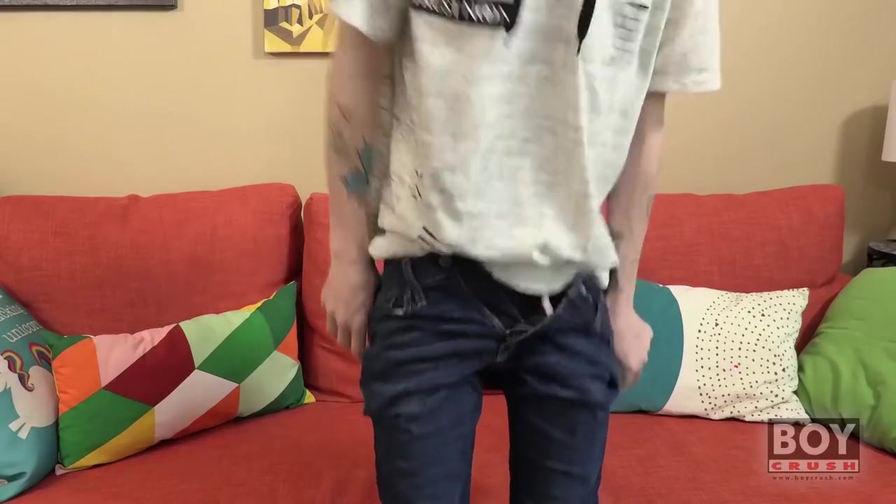 Handsome Twink Pleasures His Big Dick With Chris Tucker
