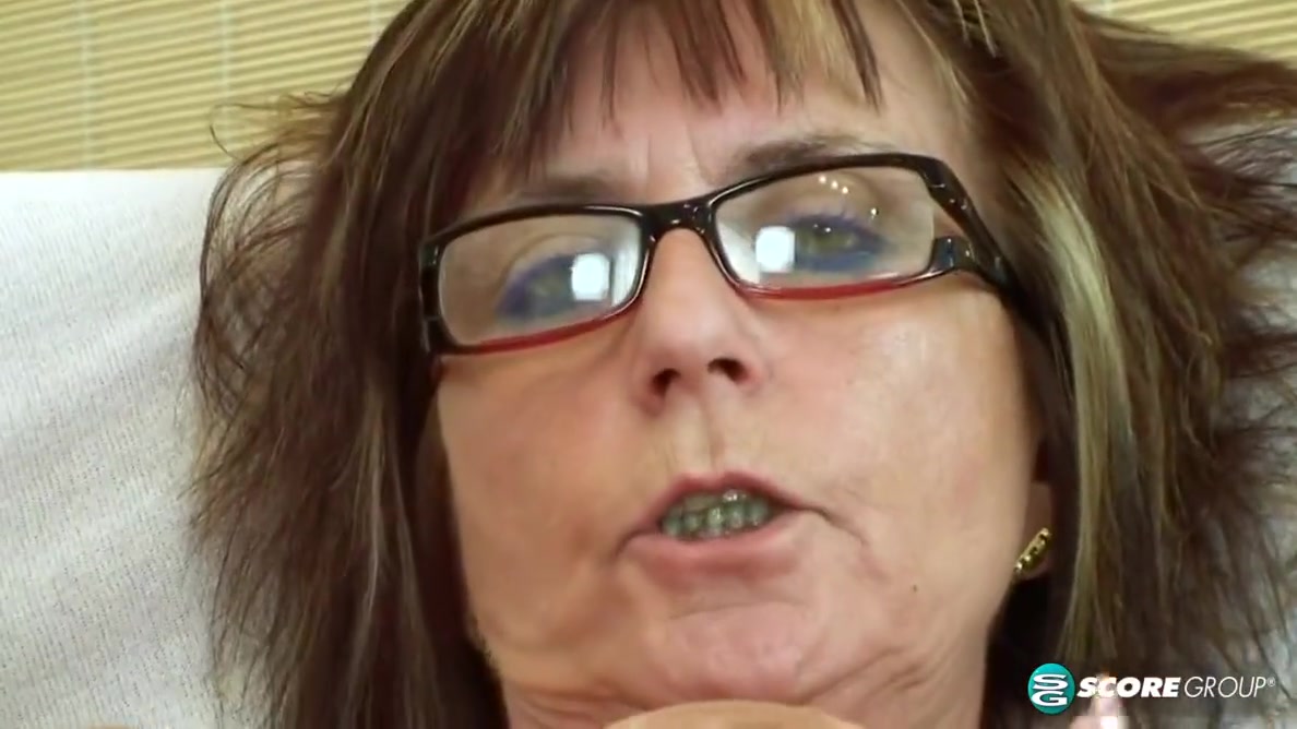 Jana Gets Her Glasses Glazed