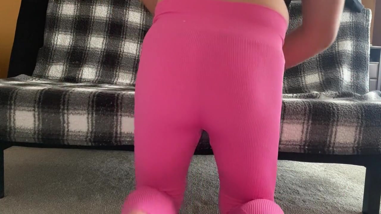 Sissy Masturbates With New Pink Leggings