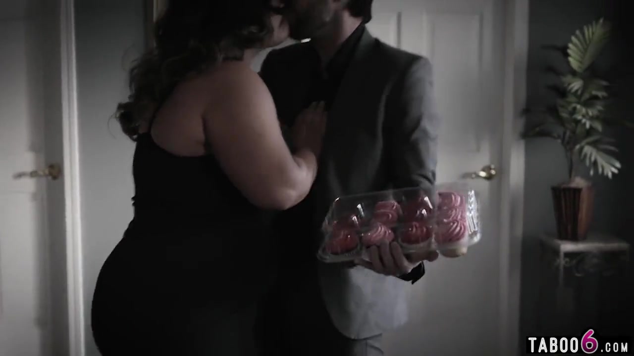 Cupcakes And Sex Means Husband Cheating With A Bbw