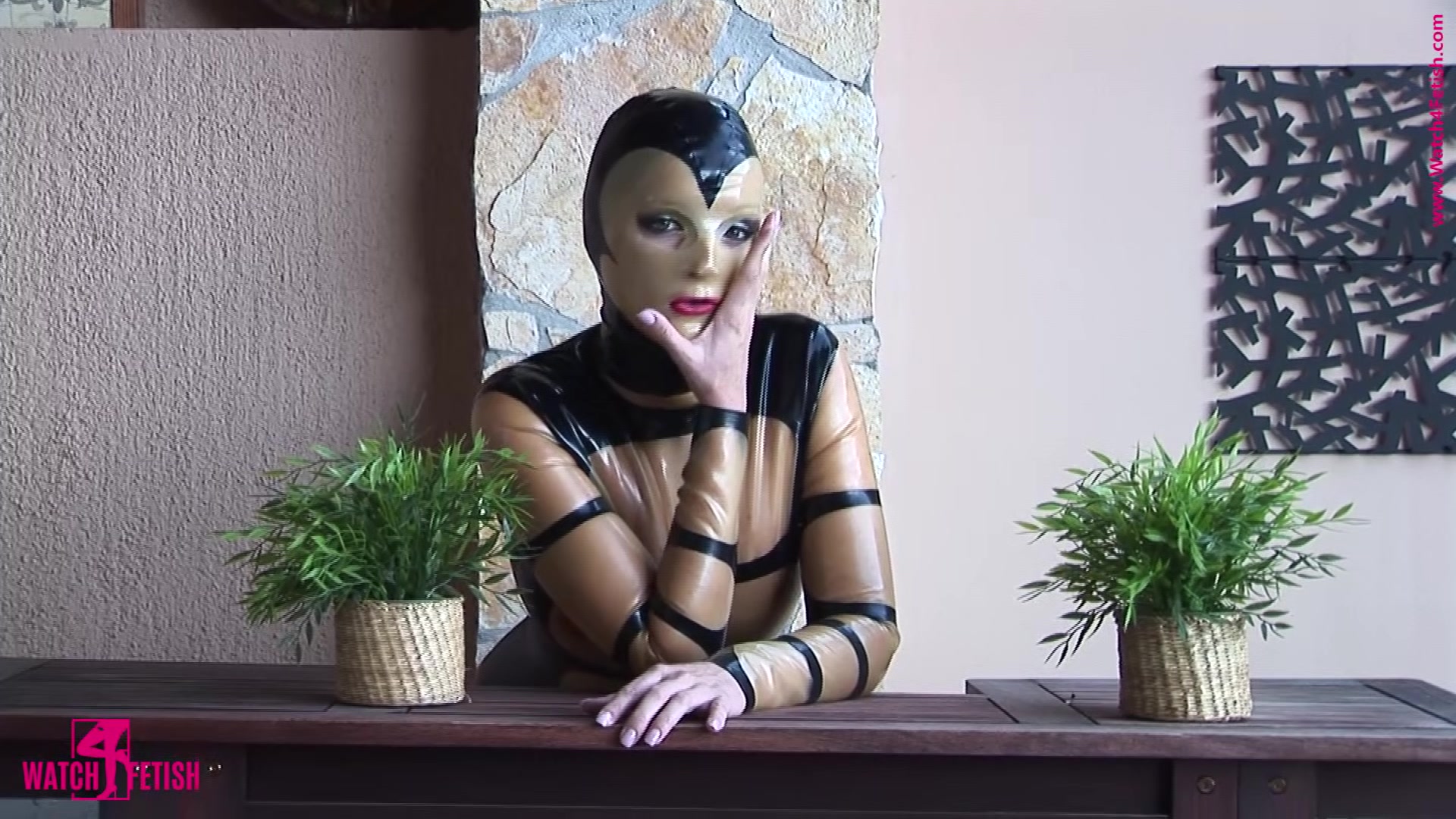 Sandra Shine complete wrapped in tight Latex