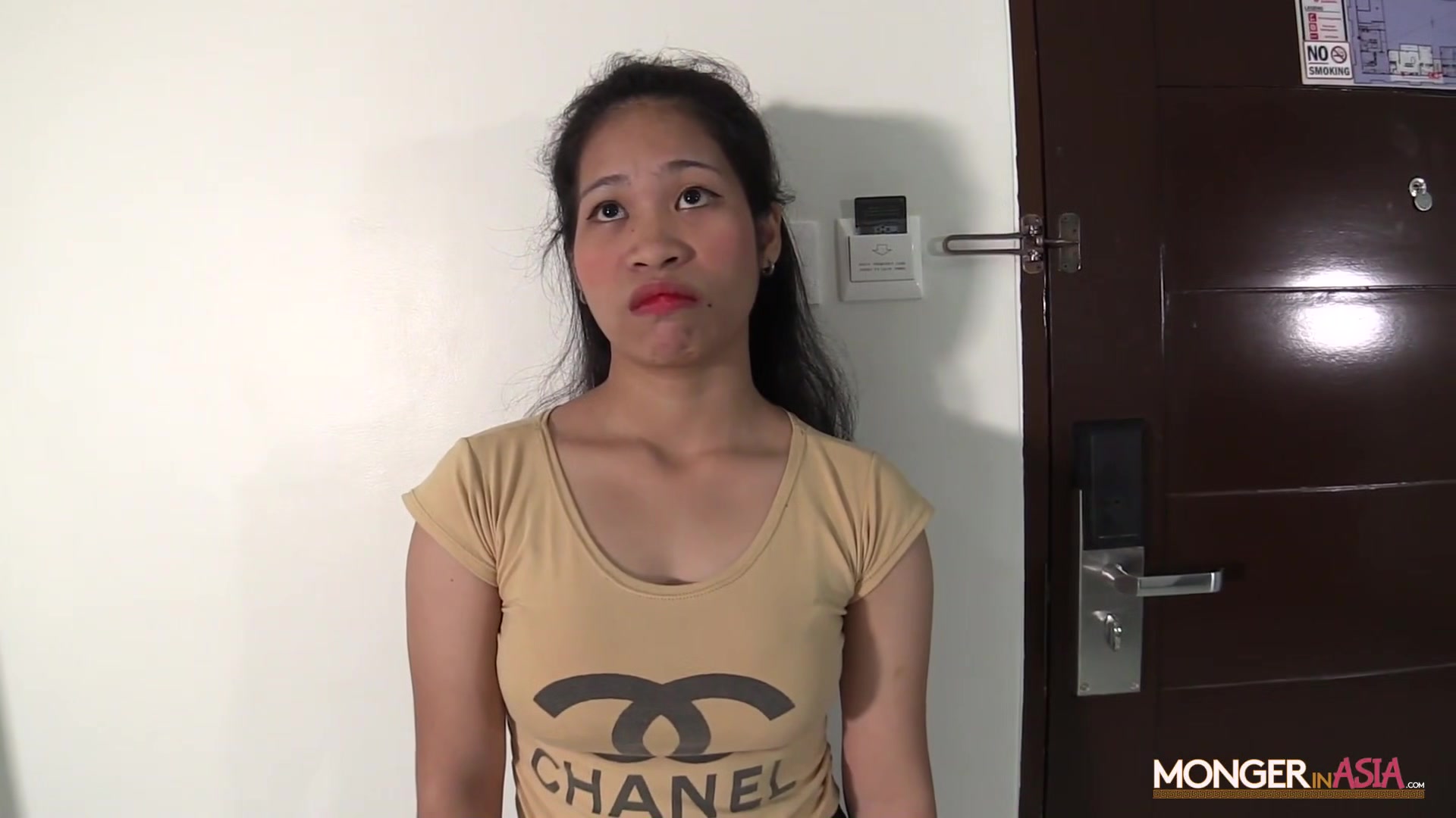 Big titty Filipina bangmaid blows the boss