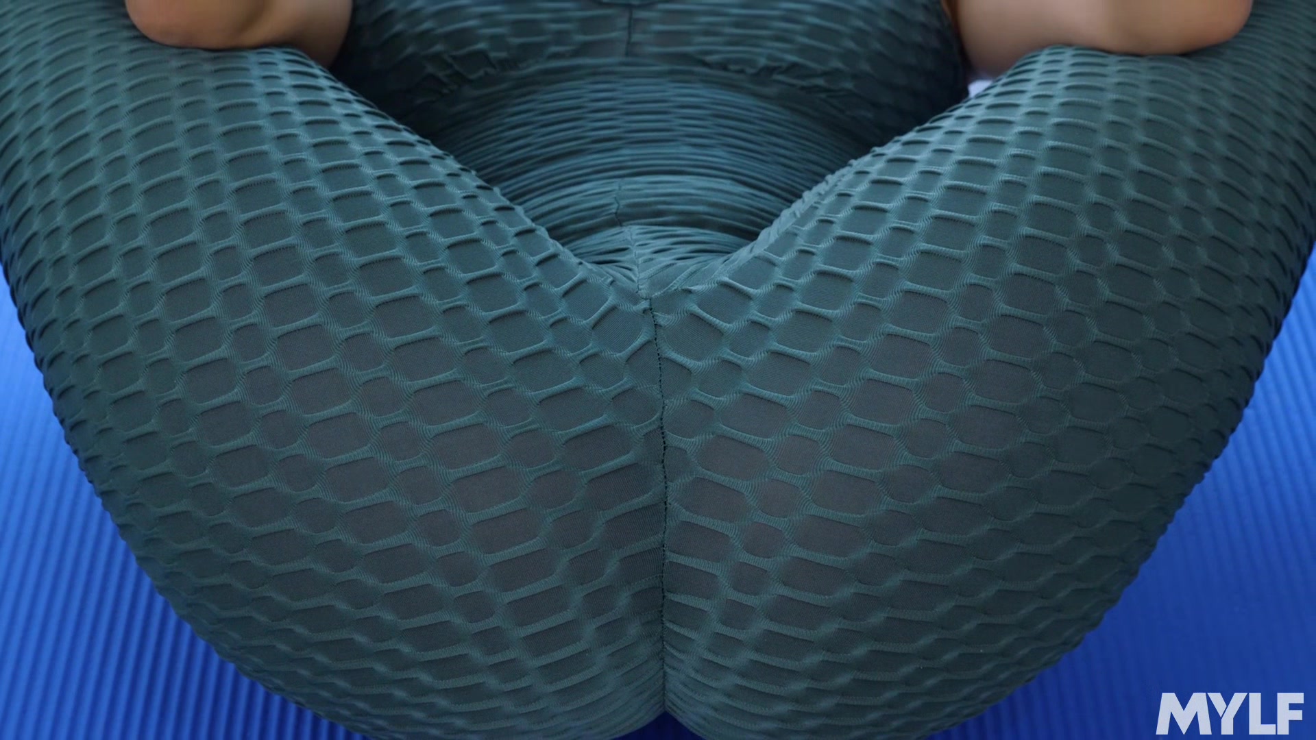Tricky Poses - Milfbody
