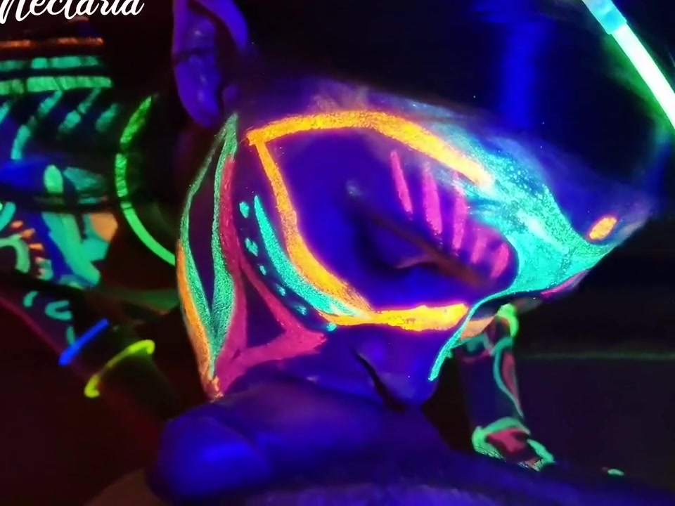 Fucked The Wild Slim Girl In The Uv- Light