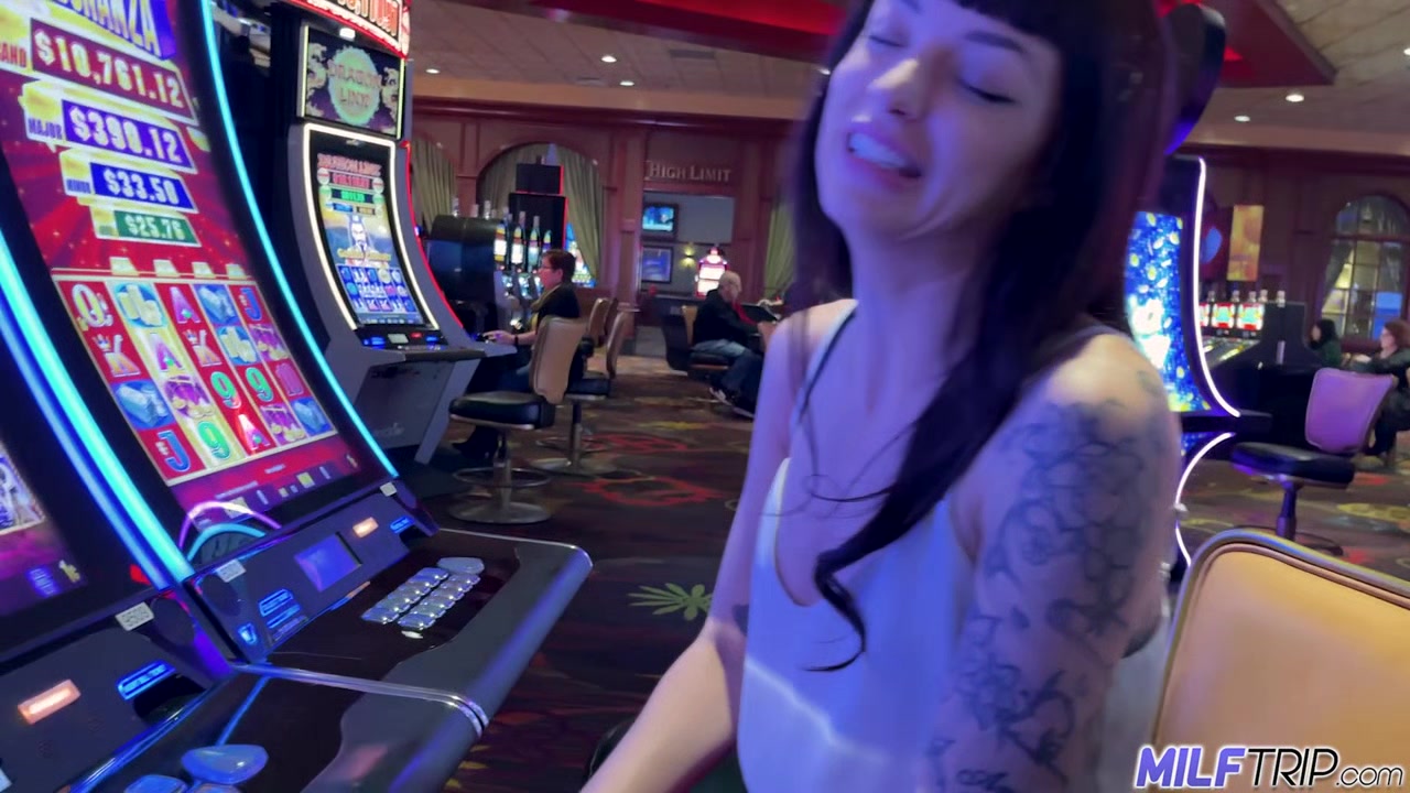 Cute MILF Jackpot