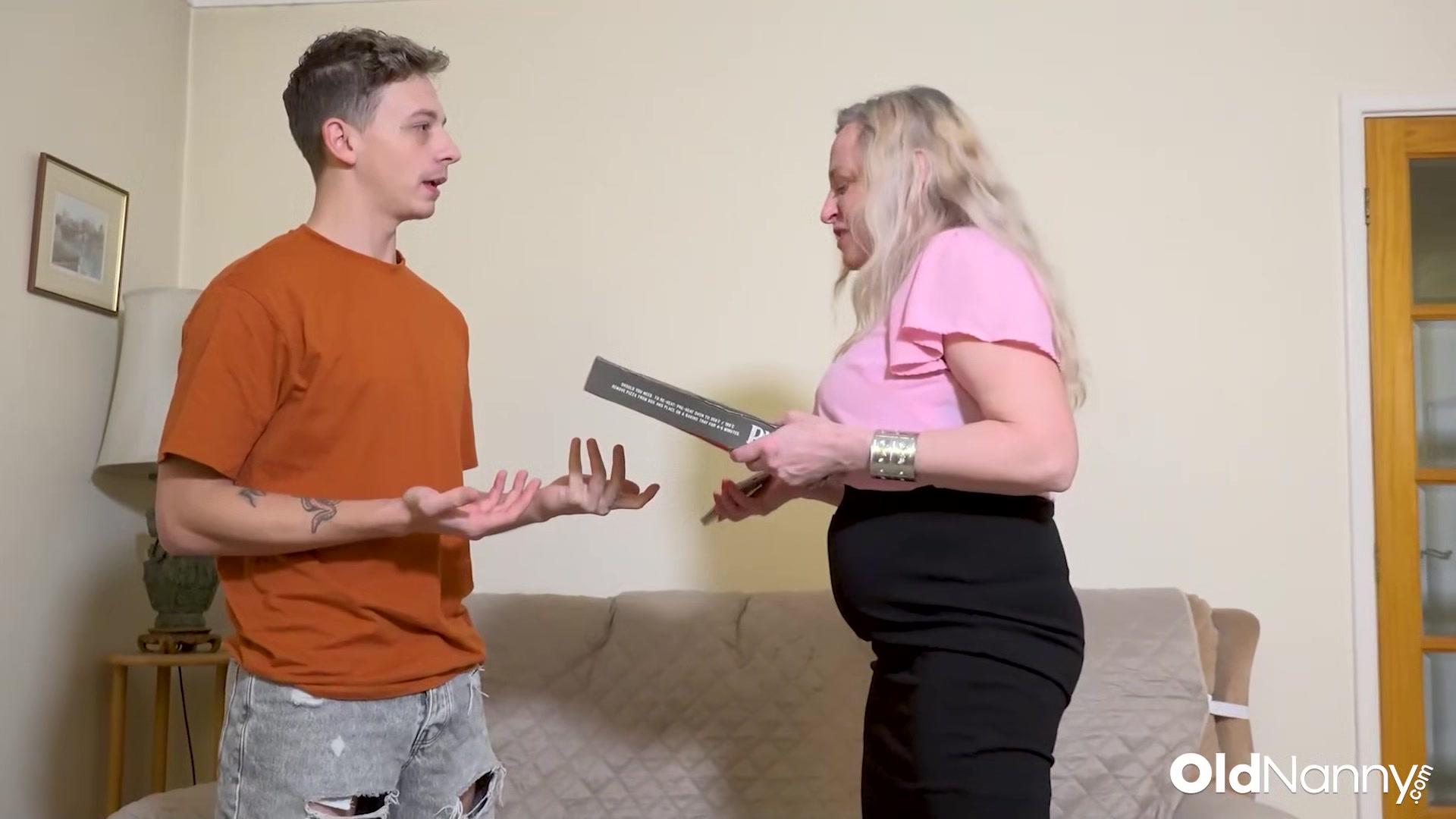 Sexy Mature Seduces Delivery Guy For Pizza