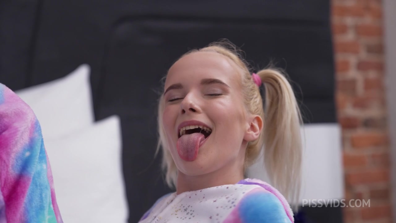 Humiliated PISS on Young skinny Loli Pop ( DPP/DVP/DP ) WET - PissVids