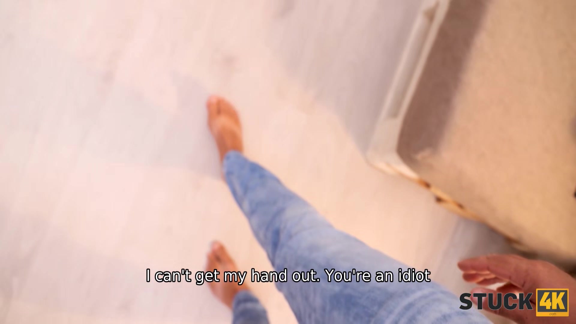 STUCK4K. Thomas sees that chicks hand is stuck and initiates sex