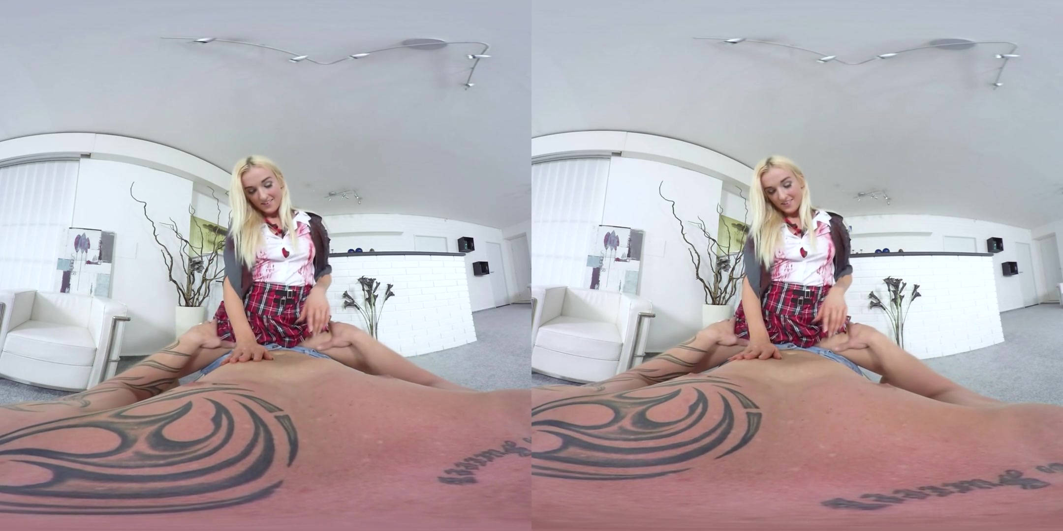 Daisy Lee in Hottie Works Over A Dude - TmwVRNet