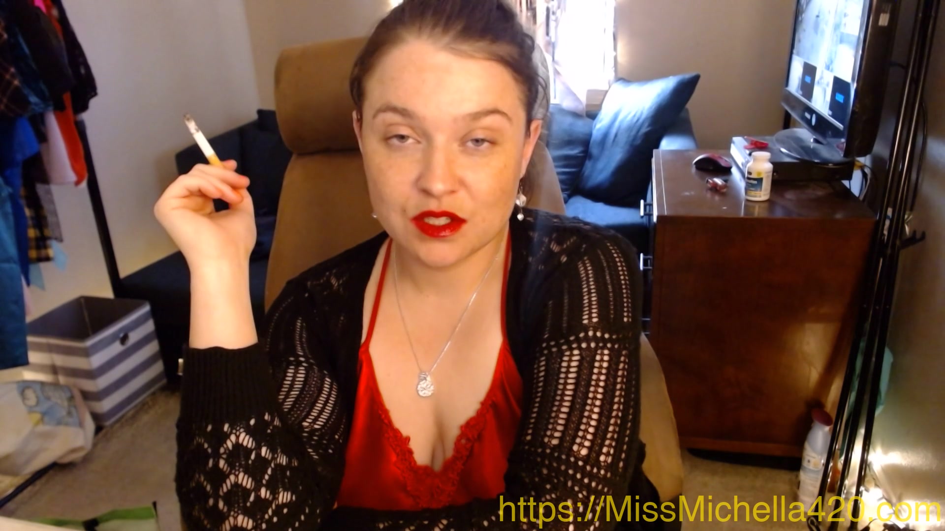 I Could A Better Orgasm From This Battery Than I Could Ever Get From You Little Shrimp Boy - Missmichella420