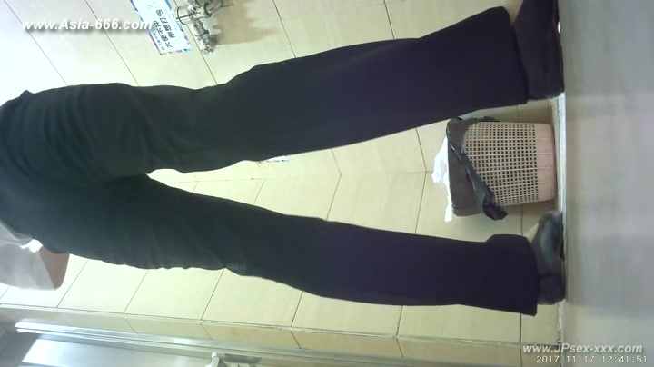 chinese girls go to toilet.121